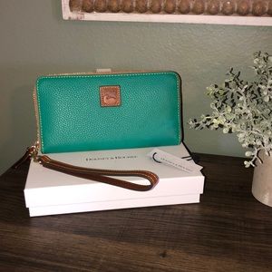 Dooney & Bourke Large Continental Wallet